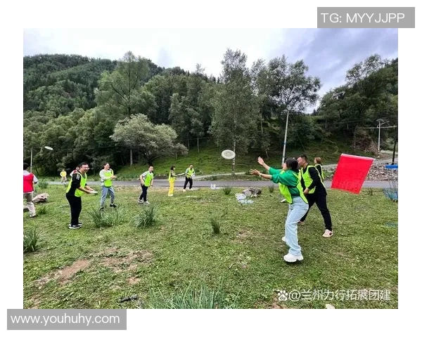 飞盘竞技新风潮:深入解析北京飞盘队的战术布局与团队协作 飞盘竞技新风潮:深入解析北京飞盘队的战术布局与团队协作