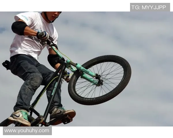 广州极限运动队与西安极限运动队赛后复盘意识碰撞的深度分析与反思 广州极限运动队与西安极限运动队赛后复盘意识碰撞的深度分析与反思