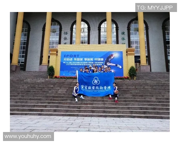 李强回顾篮球生涯的辉煌与挑战，谈梦想与坚持的故事