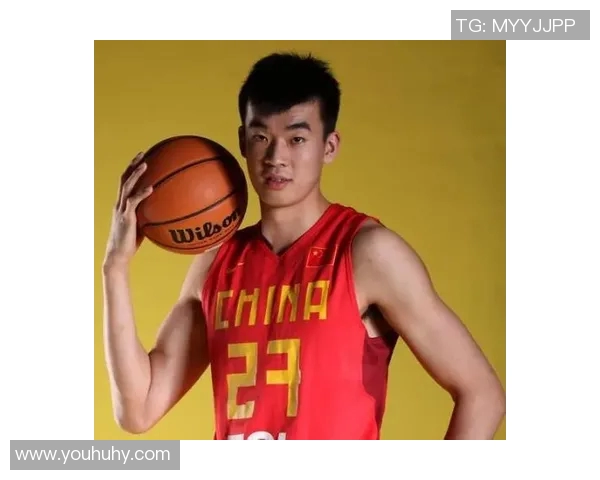 李慕豪：从篮球新星到职业生涯巅峰的成长之路与挑战