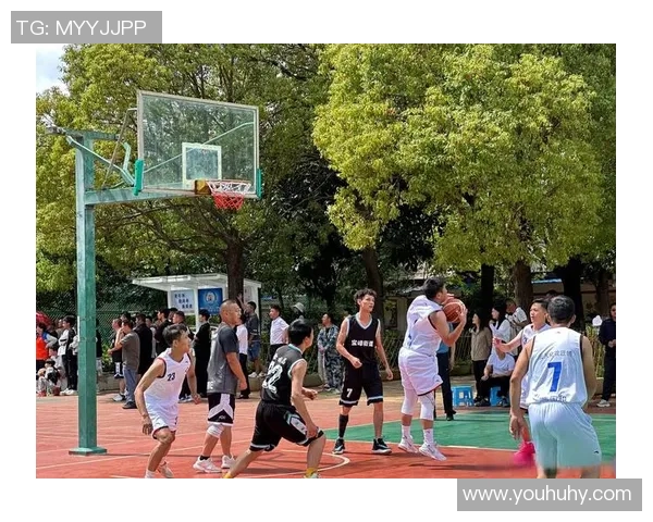 凤凰重生与萨克拉门托的激烈对决展现篮球魅力与团队精神的巅峰较量