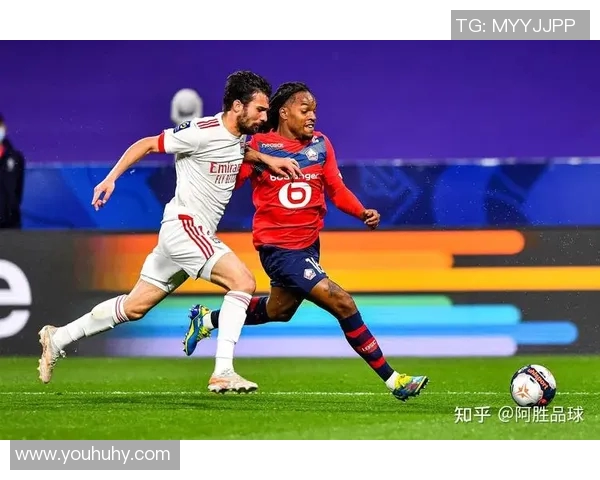 里尔主场迎战斯特拉斯堡争夺法甲积分榜重要胜利